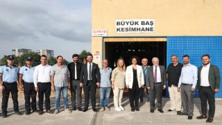 Başkan Şadi Özdemir, kurban pazarını gezdi