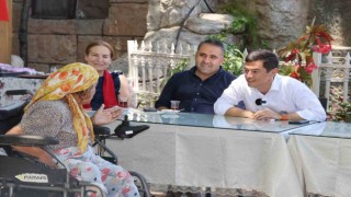 Başkan Ünlü vatandaşlarla bayramlaştı