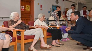 Başkan Zeyrek, mesai arkadaşlarının bayramını kutladı