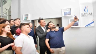 Başkan Zeyrekten Manisa CBÜ öğrencilerine proje yapım desteği