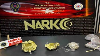 Batmanda bir otomobilde yarım kilo esrar ele geçirildi