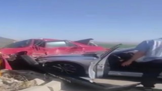 Batmanda iki otomobil çarpıştı: 3 yaralı