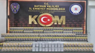 Batmanda kaçak sigaralar yakıt tankerinde yakalandı