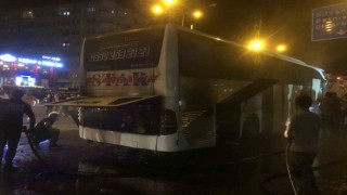 Batmanda yolcu otobüsü yandı