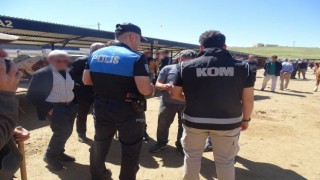 Bayburtta polis kurban pazarında sahte para uyarısında bulundu