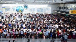 Bayram tatilinde havalimanlarında 7 milyon 916 bin 726 yolcu hizmet aldı
