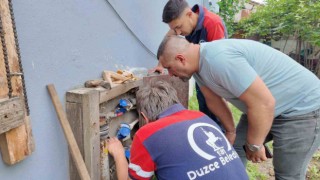 Belediye ekipleri su sayaçlarını kontrol ediyor