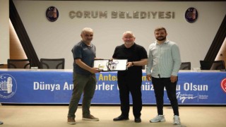 Belediyeden antrenörlere malzeme desteği