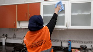 Belediyeden Yaşlı ve Engelli Bireylere Temizlik Yardımı