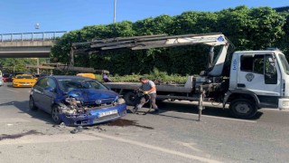 Beyoğlunda araçların arasında sıkışan gencin bacağı koptu