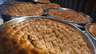 Beypazarının eşsiz lezzetleri 80 katlı baklava ve kurusuna yoğun ilgi