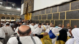 Beytullaha yüz sürmek hacıların en büyük hayali