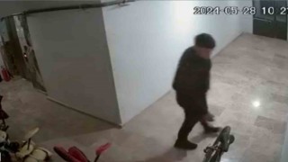 Bisiklet hırsızının rahat tavırları pes dedirtti
