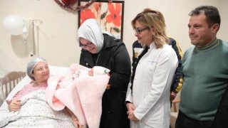 Boşanma aşamasındaki kocası tarafından öldürülen kadın ile çocuğu son yolcuğuna uğurlandı