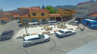 Buldanda tartışmalı yapıt yerinden söküldü