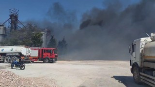 Bursada geri dönüşüm deposunda büyük yangın