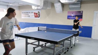 Büyükçekmecede masa tenisi turnuvası nefesleri kesti