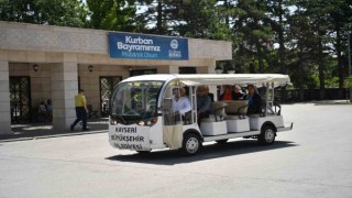 Büyükşehir belediyesi, mezarlık ziyareti yapan vatandaşları yalnız bırakmadı