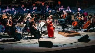 Büyükşehir Orkestrası ve Esther Abramiden muhteşem konser