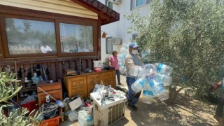 Çevreye yayılan kötü koku çöp evi ortaya çıkarttı