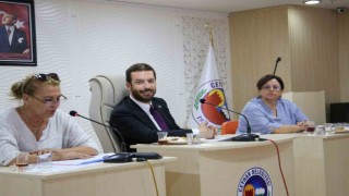 Ceyhan Belediyesi Meclis Toplantısında İsrailin Filistine yönelik saldırıları kınandı