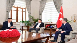 CHP Genel Başkanı Özgür Özel, Manisada ziyaretlerde bulundu