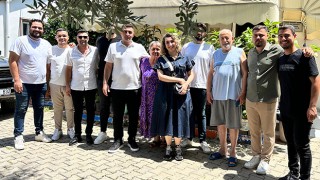 CHP'li gençlerden anlamlı ziyaret