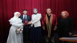Çiçeği burnunda çiftin mutluluklarına vali şahitlik yaptı