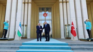 Cumhurbaşkanı Erdoğan, Özbekistan Cumhurbaşkanı Mirziyoyevi resmi törenle karşıladı