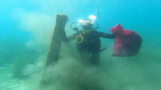Deniz dibi temizliği Turgutreiste yapıldı