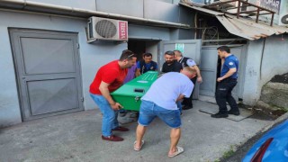 Denize giren genç boğularak hayatını kaybetti