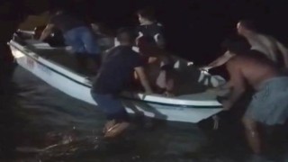 Denizin ortasında can pazarı: Mahsur kalanları kurtarmak için zamanla yarıştılar