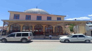 Depremde hasar alan camide restore çalışmaları başladı
