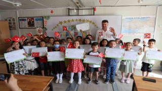 Depremzede çocukların karne heyecanı