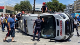 Devrilen ambulanstaki hasta hayatını kaybetti