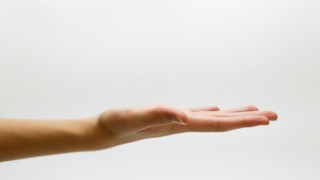 Dinlenirken eliniz titriyorsa Parkinson olabilirsiniz!