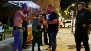 Direnip biber gazı yedi, “Kaybol ya” diye bağırdığı polis memurunu azarlayıp kovdu