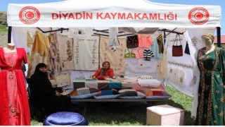 Diyadinde yıl sonu sergisi