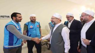 Diyanet İşleri Başkanı Erbaş, Mekkede ekip başkanlıklarını ziyaret etti