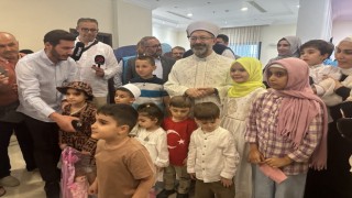 Diyanetin Mekkedeki Çocuk Kafilesi hacı adayı anne babaları rahatlatıyor