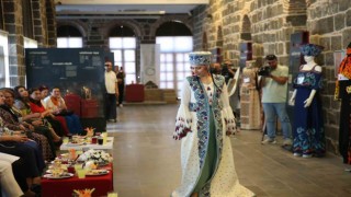 Diyarbakır Olgunlaşma Enstitüsünden tarihi müzede defile