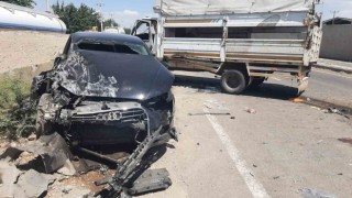 Diyarbakırda otomobil ile kamyonet çarpıştı: 5 yaralı