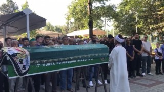 Doktora gittikten sonra evinde ölü bulunan kadın son yolculuğuna uğurlandı