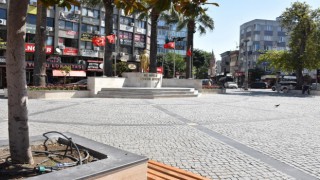 Edremit Cumhuriyet Meydanı yenilendi