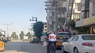 Ekmek almaya bisiklet ile giden başkan sosyal medyada gündem oldu