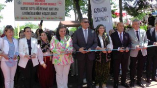 El 3m3gi göz nuru eserlerini sergilediler