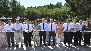 El emeği ürünlerin sergisi Cam Piramitte açıldı