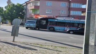 Elazığda halk otobüsü ile pikap çarpıştı: 9 yaralı