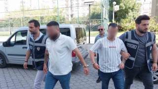 Emlakçı dükkanını benzin dökerek yaktılar