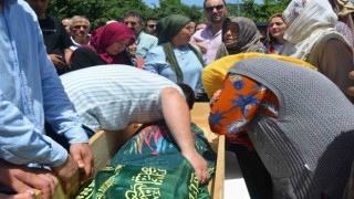 En acı karne tatili: Defne Nur, son yolculuğuna uğurlandı